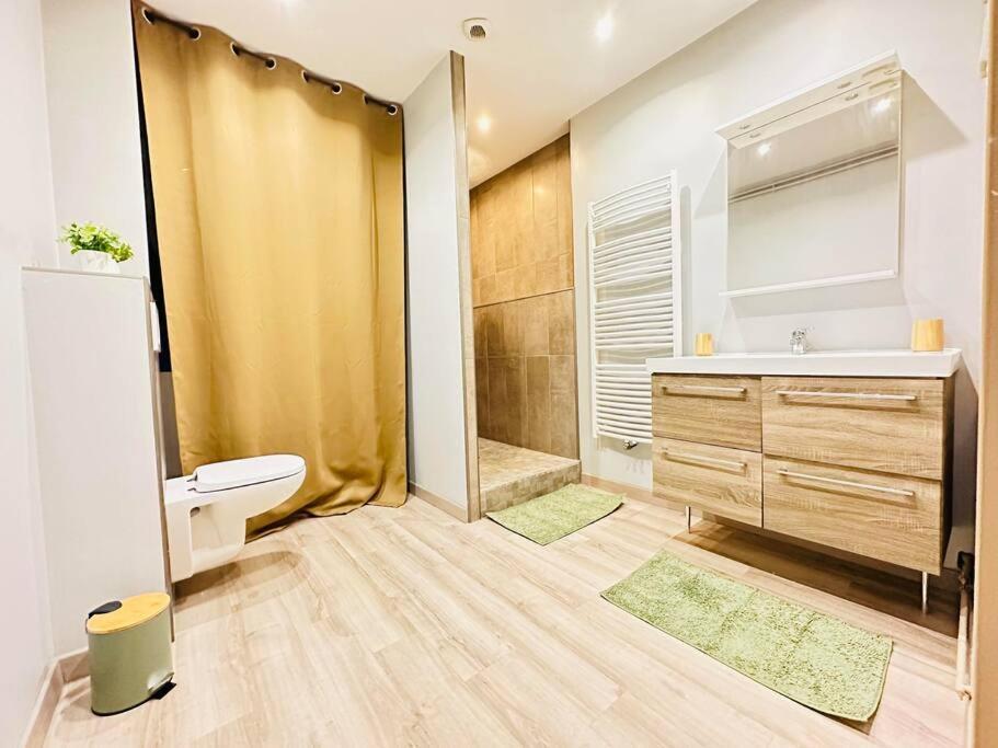 Au Coeur De Bruyeres Apartamento Exterior foto